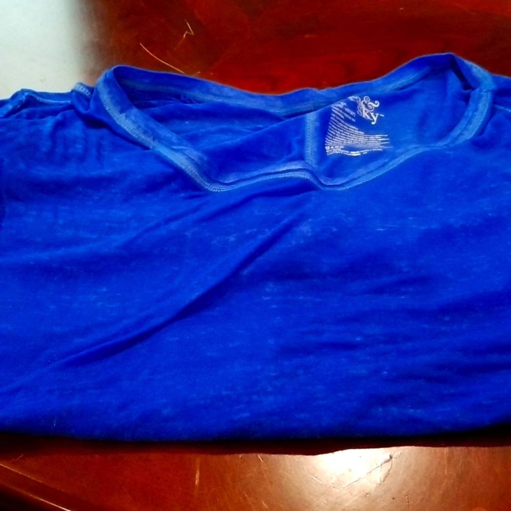 Light weight tee